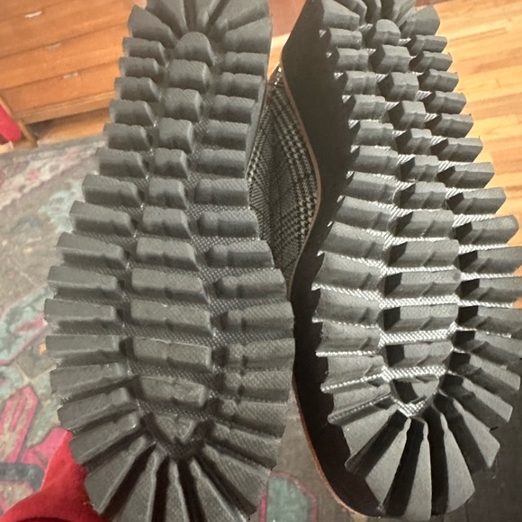 Worn once like new size 8 women’s platform stylish shoes - Picture 4 of 5